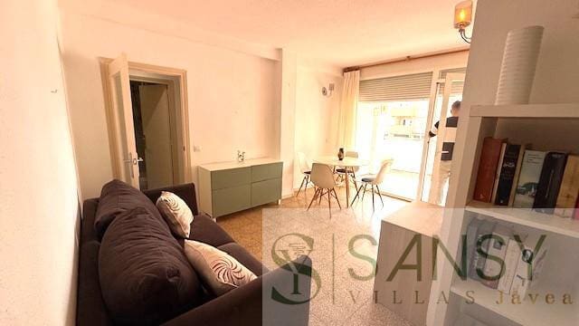 3 quarto Apartamento para arrendar em Javea / Xabia - 1 300 € (Ref: 9796219)