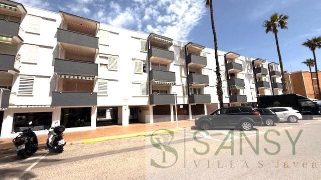 3 quarto Apartamento para arrendar em Javea / Xabia - 1 300 € (Ref: 9796219)
