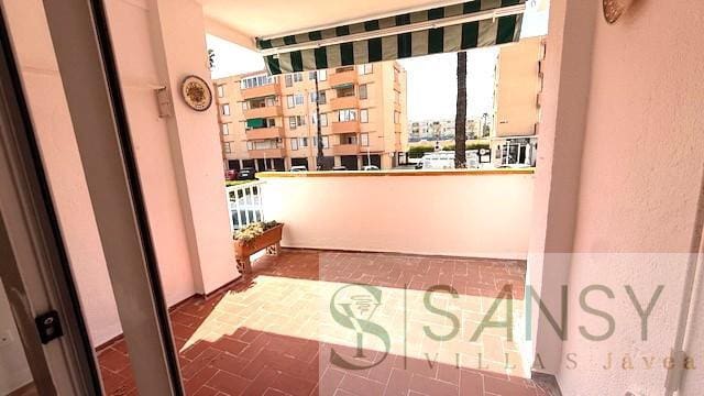 3 quarto Apartamento para arrendar em Arenal, Javea / Xàbia - 1 300 € (Ref: 9796219)
