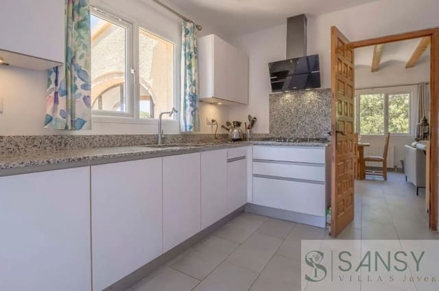 3 chambre Villa/Maison à vendre à Centro ciudad, Javea / Xàbia avec piscine - 780 000 € (Ref: 9796224)