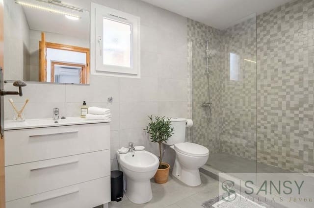 3 chambre Villa/Maison à vendre à Centro ciudad, Javea / Xàbia avec piscine - 780 000 € (Ref: 9796224)