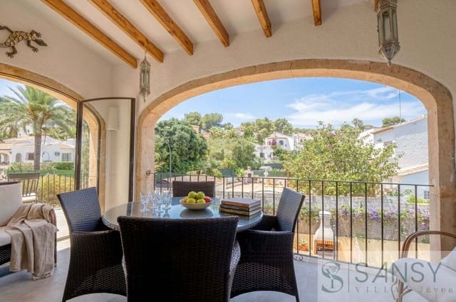3 chambre Villa/Maison à vendre à Centro ciudad, Javea / Xàbia avec piscine - 780 000 € (Ref: 9796224)