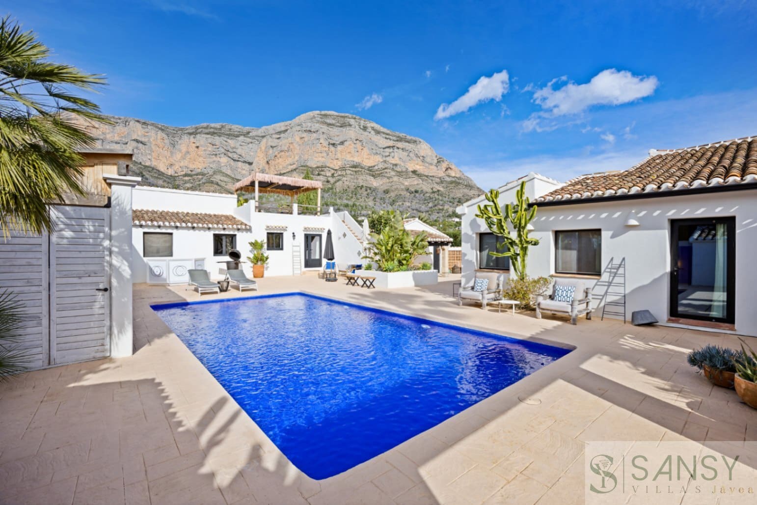 5 soveværelse Villa til salg i Javea / Xabia med swimmingpool - € 2.190.000 (Ref: 9796228)