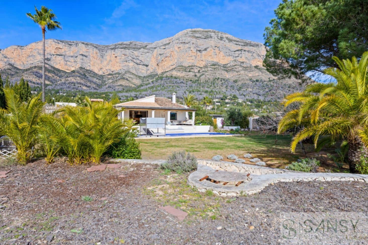 5 soveværelse Villa til salg i Javea / Xabia med swimmingpool - € 2.190.000 (Ref: 9796228)