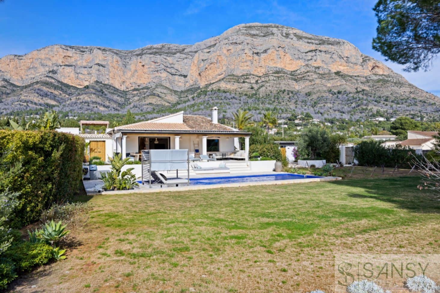 5 soveværelse Villa til salg i Javea / Xabia med swimmingpool - € 2.190.000 (Ref: 9796228)