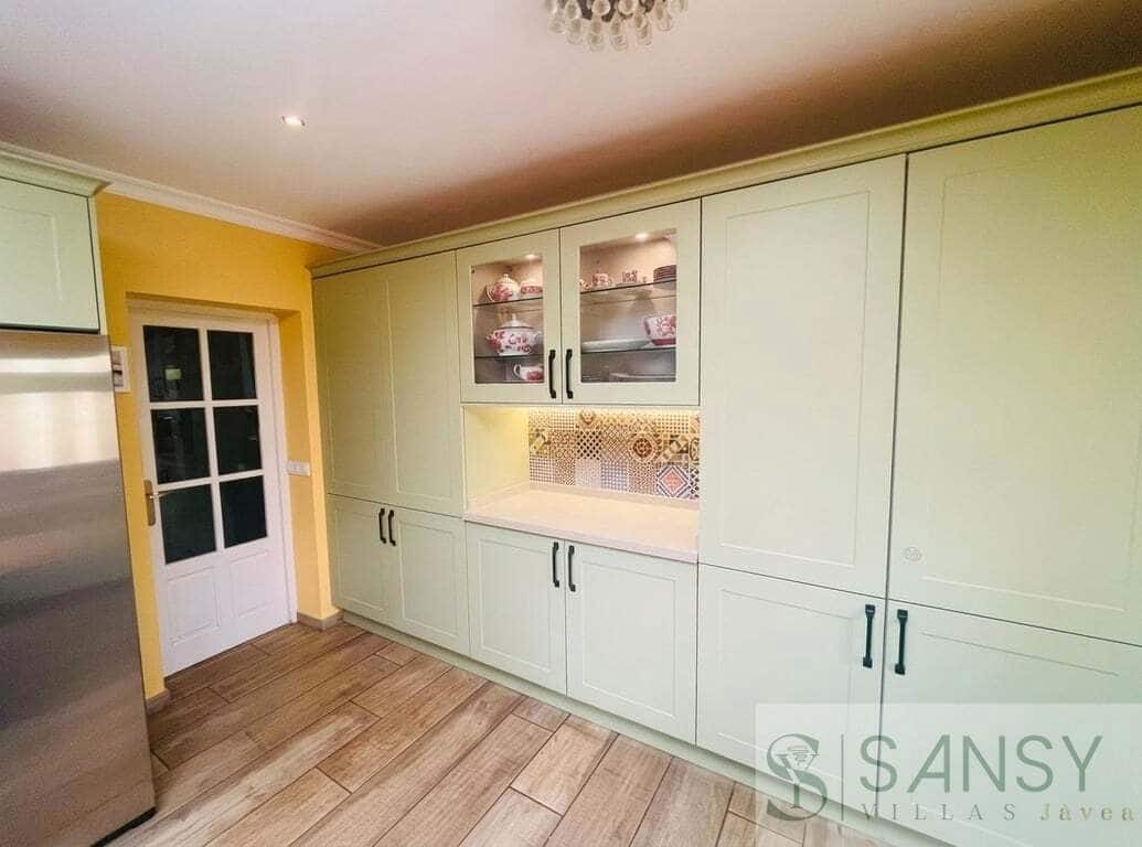 3 Zimmer Villa zu verkaufen in Calpe / Calp mit Pool Garage - 560.000 € (Ref: 9796230)