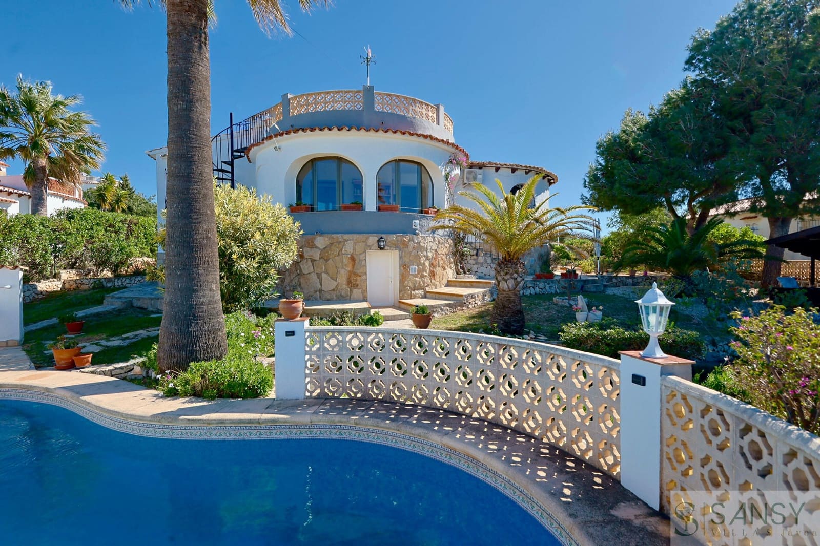 2 soveværelse Villa til salg i Javea / Xabia med swimmingpool - € 995.000 (Ref: 9796249)
