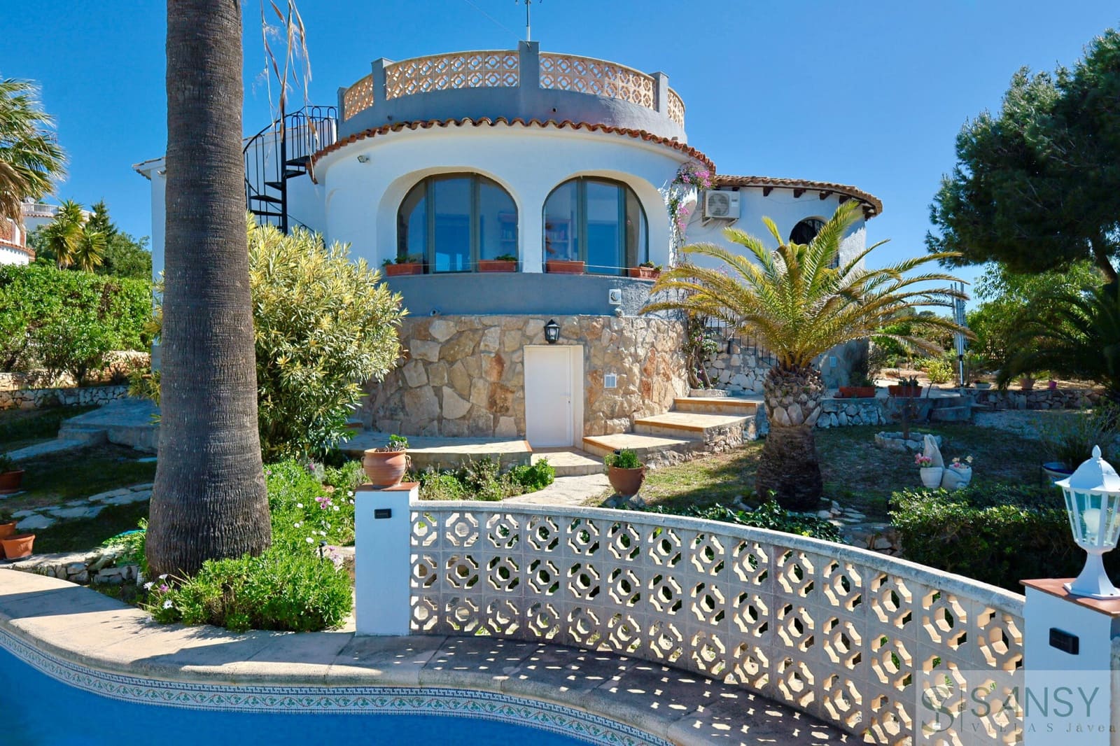 2 soveværelse Villa til salg i Javea / Xabia med swimmingpool - € 995.000 (Ref: 9796249)