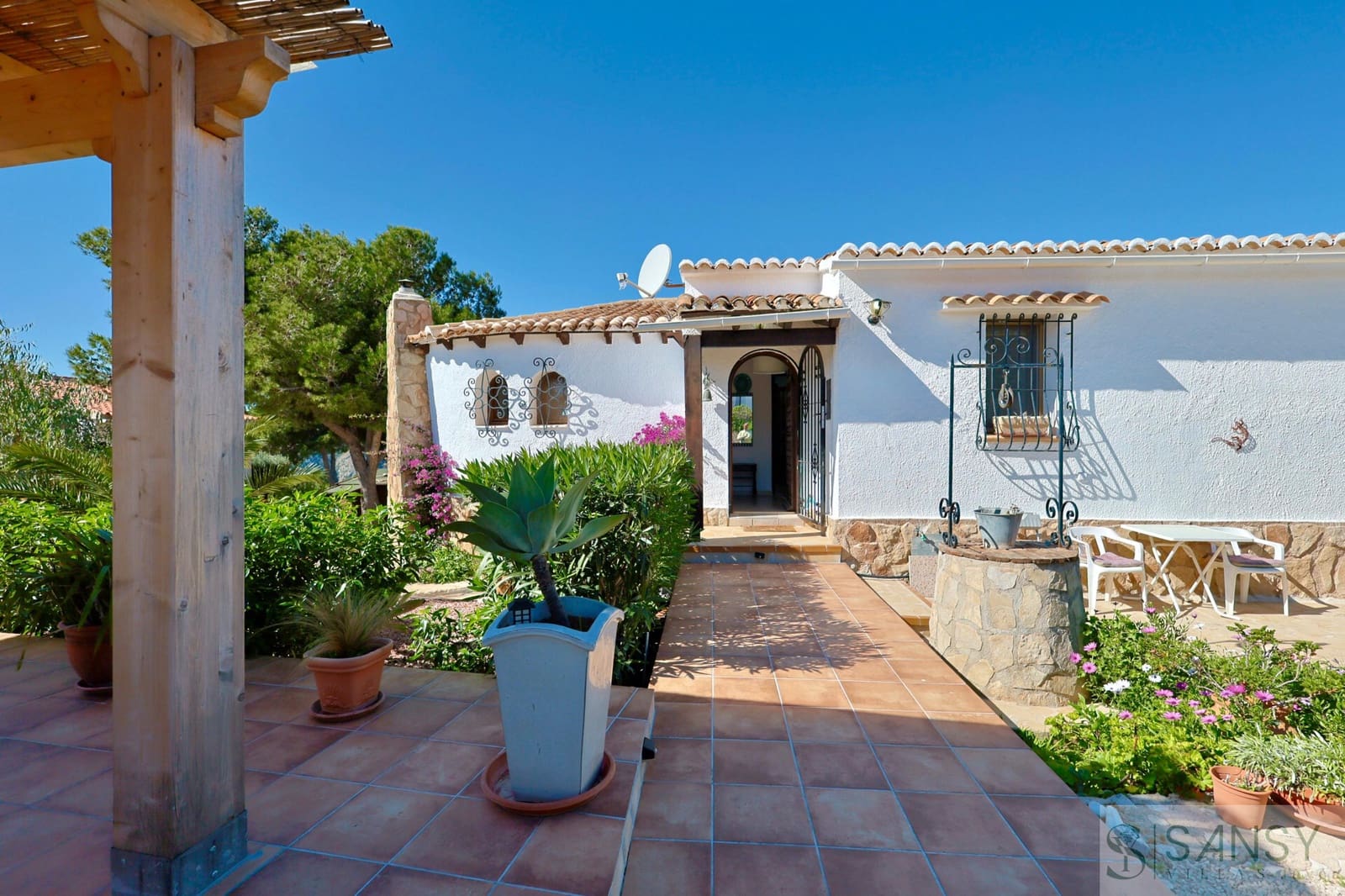 2 soveværelse Villa til salg i Javea / Xabia med swimmingpool - € 995.000 (Ref: 9796249)