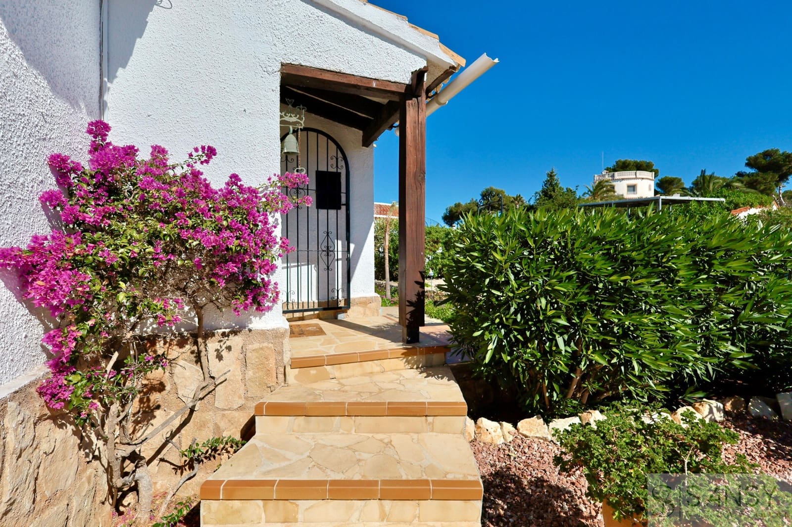 2 soveværelse Villa til salg i Javea / Xabia med swimmingpool - € 995.000 (Ref: 9796249)