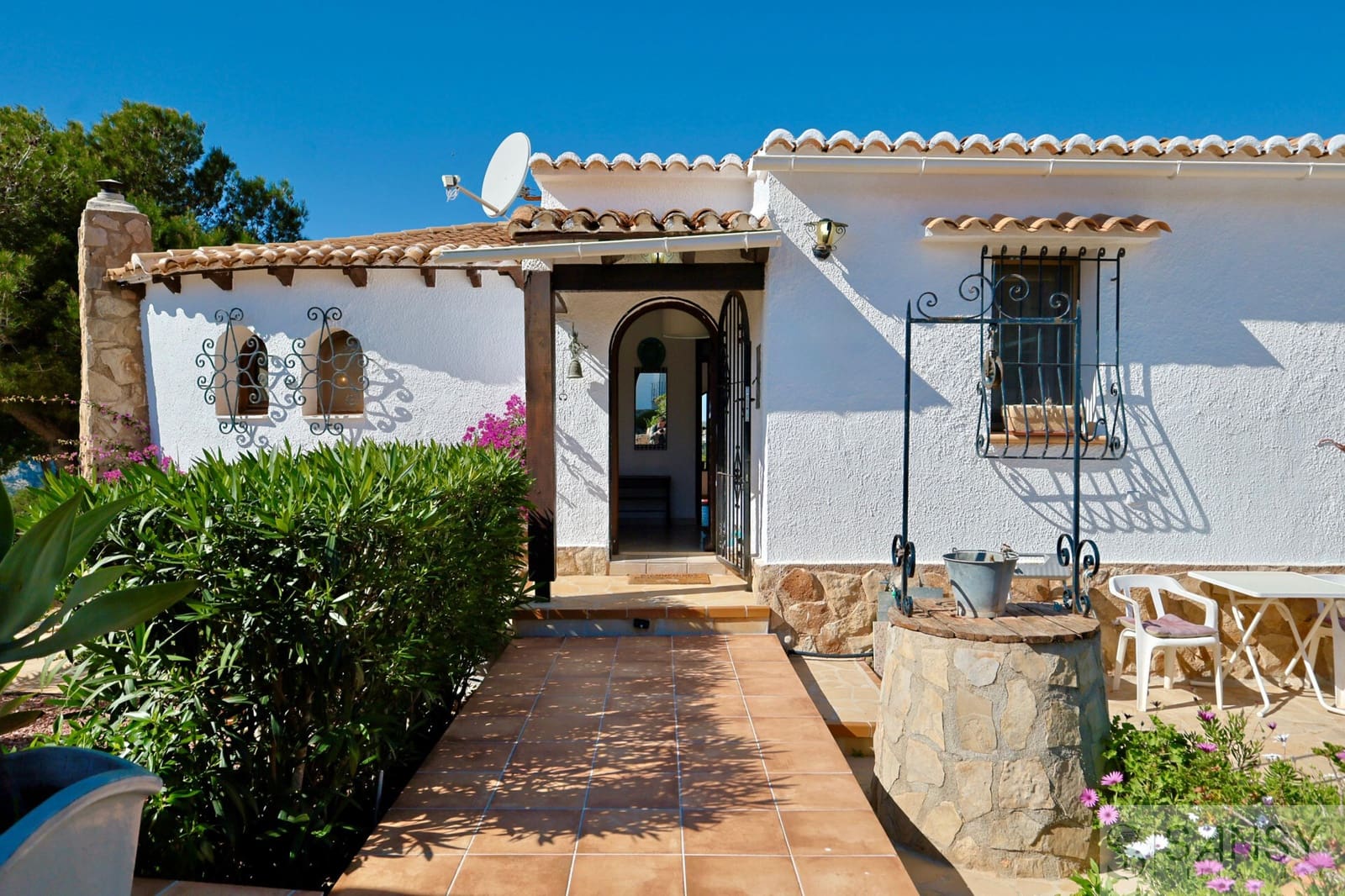 2 soveværelse Villa til salg i Javea / Xabia med swimmingpool - € 995.000 (Ref: 9796249)