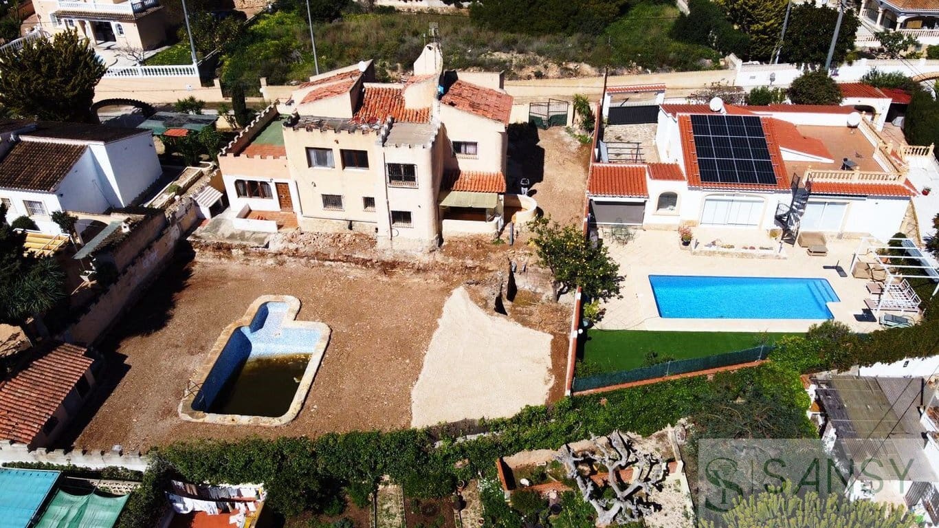 6 sypialnia Willa na sprzedaż w Calpe / Calp z basenem garażem - 450 000 € (Ref: 9796259)