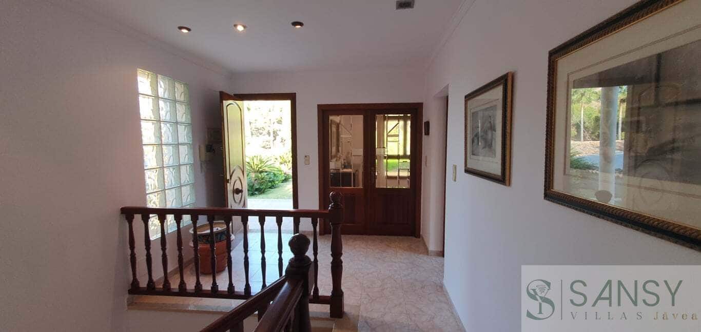 4 chambre Villa/Maison à vendre à Oliva avec piscine - 620 000 € (Ref: 9796260)