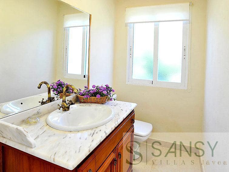 3 chambre Villa/Maison à vendre à Javea / Xabia avec piscine - 800 000 € (Ref: 9796263)