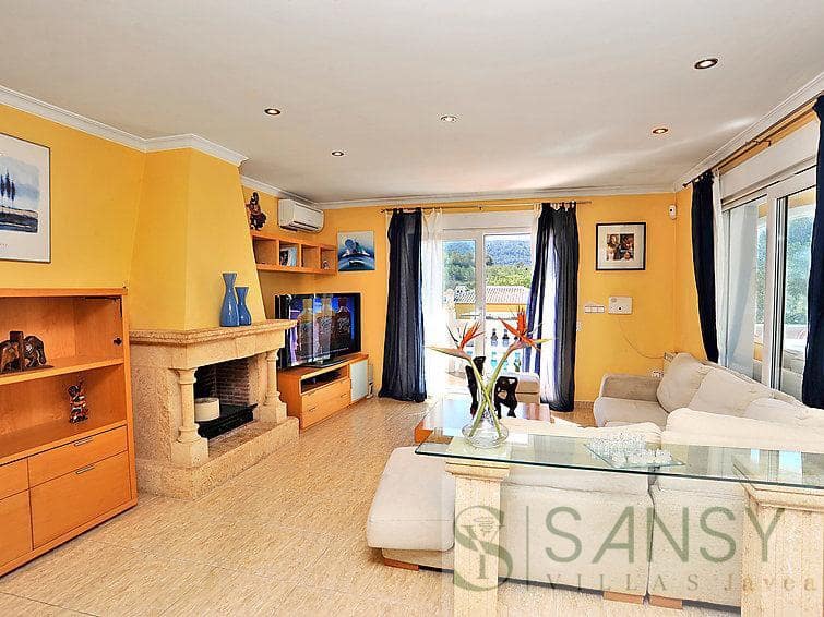 3 chambre Villa/Maison à vendre à Javea / Xabia avec piscine - 800 000 € (Ref: 9796263)