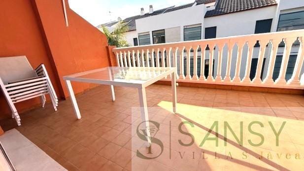 3 makuuhuone Huoneisto vuokrattavana paikassa Javea / Xabia mukana uima-altaan 
autotalli - 2 100 € (Ref: 9816766)