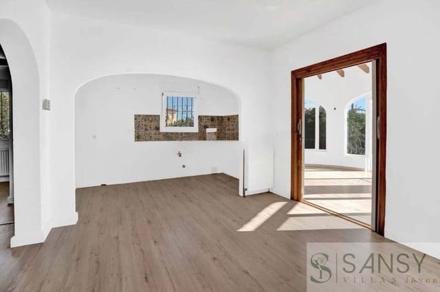 2 soveværelse Villa til salg i Gargasindi, Calpe / Calp med swimmingpool - € 475.000 (Ref: 9820552)