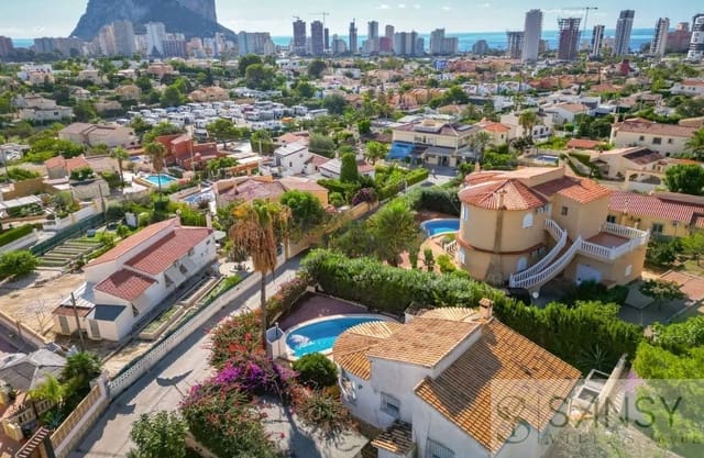 2 soveværelse Villa til salg i Gargasindi, Calpe / Calp med swimmingpool - € 475.000 (Ref: 9820552)