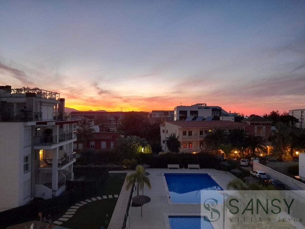 3 soveværelse Semi-Rækkehus til salg i Denia med swimmingpool - € 485.000 (Ref: 9820558)