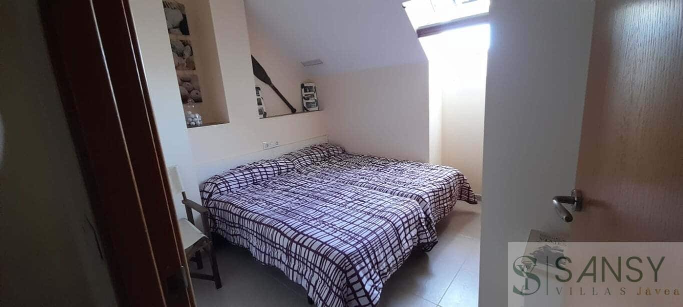 3 soveværelse Semi-Rækkehus til salg i Denia med swimmingpool - € 485.000 (Ref: 9820558)