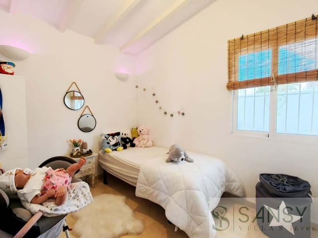 3 soverom Villa til salgs i El Portet - Pla de Mar, Teulada-Moraira med svømmebasseng garasje - € 399 000 (Ref: 9826112)