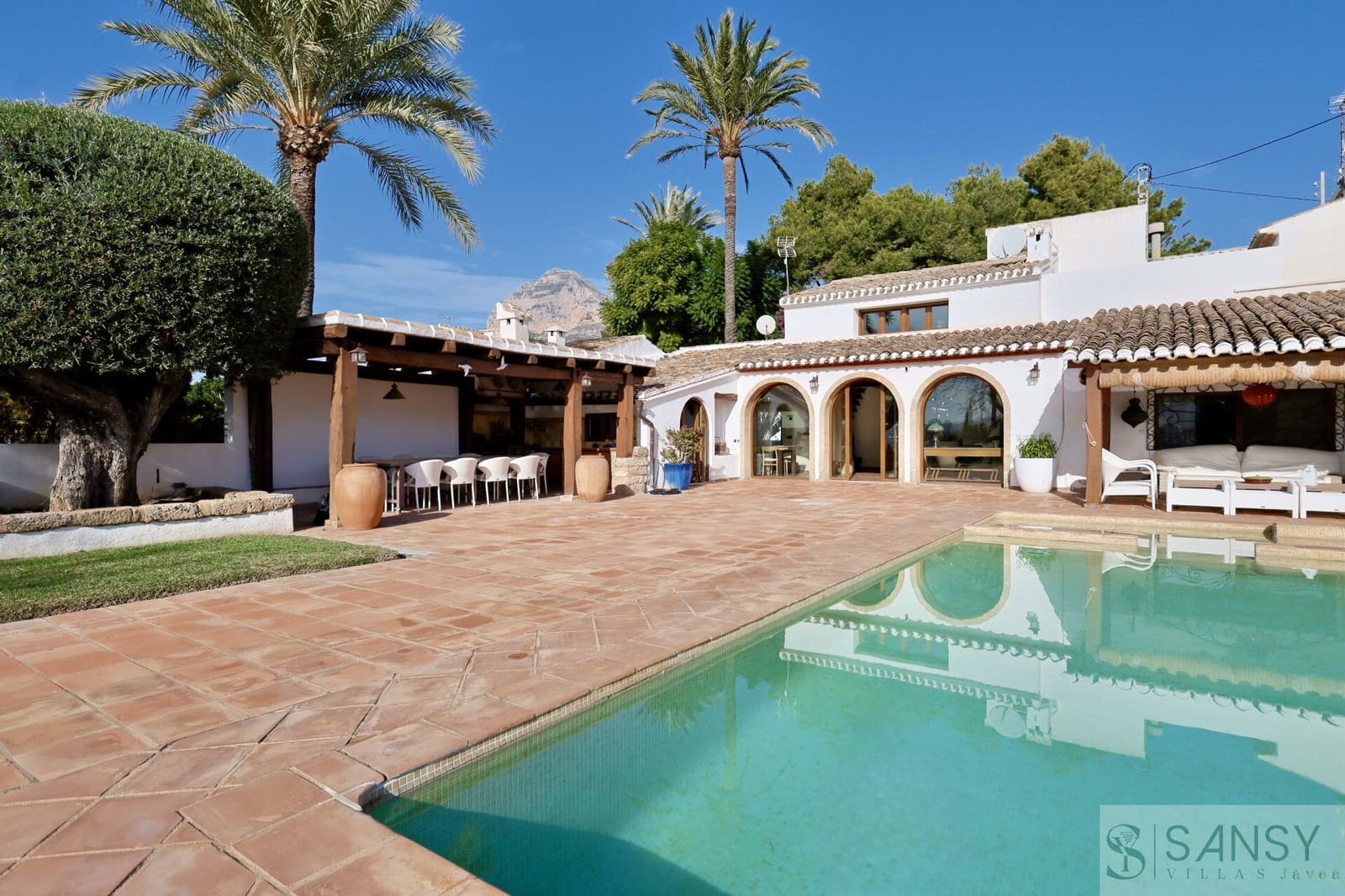6 soverom Villa til salgs i Javea / Xabia med svømmebasseng garasje - € 1 395 000 (Ref: 9826117)