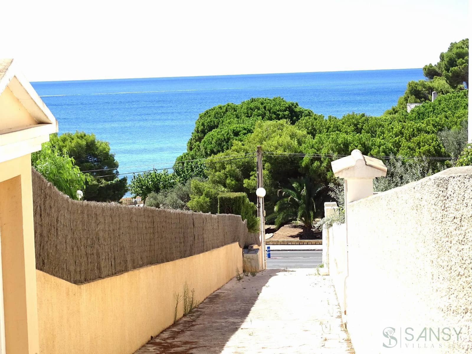 Chalet de 5 habitaciones en Moraira en alquiler con garaje - 1.800 € (Ref: 9833114)