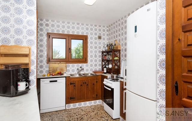 Chalet de 4 habitaciones en Javea / Xàbia en alquiler con piscina garaje - 3.000 € (Ref: 9885358)