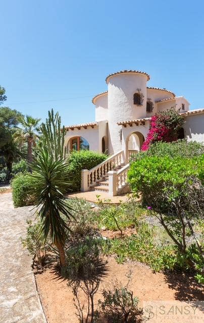 Chalet de 4 habitaciones en Javea / Xàbia en alquiler con piscina garaje - 3.000 € (Ref: 9885358)