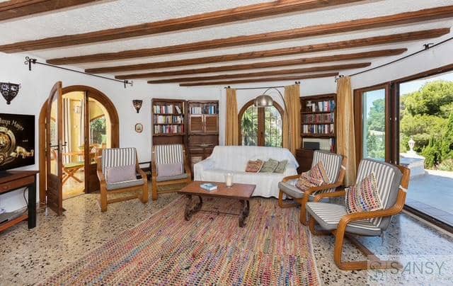 Chalet de 4 habitaciones en Javea / Xàbia en alquiler con piscina garaje - 3.000 € (Ref: 9885358)