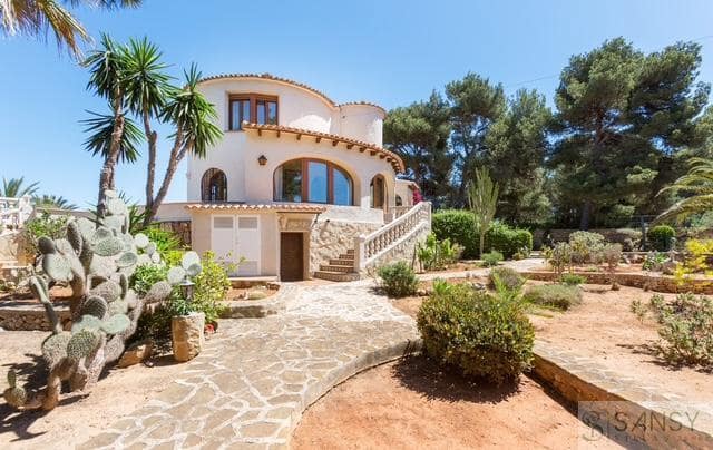 Chalet de 4 habitaciones en Javea / Xàbia en alquiler con piscina garaje - 3.000 € (Ref: 9885358)