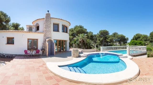 Chalet de 4 habitaciones en Javea / Xàbia en alquiler con piscina garaje - 3.000 € (Ref: 9885358)