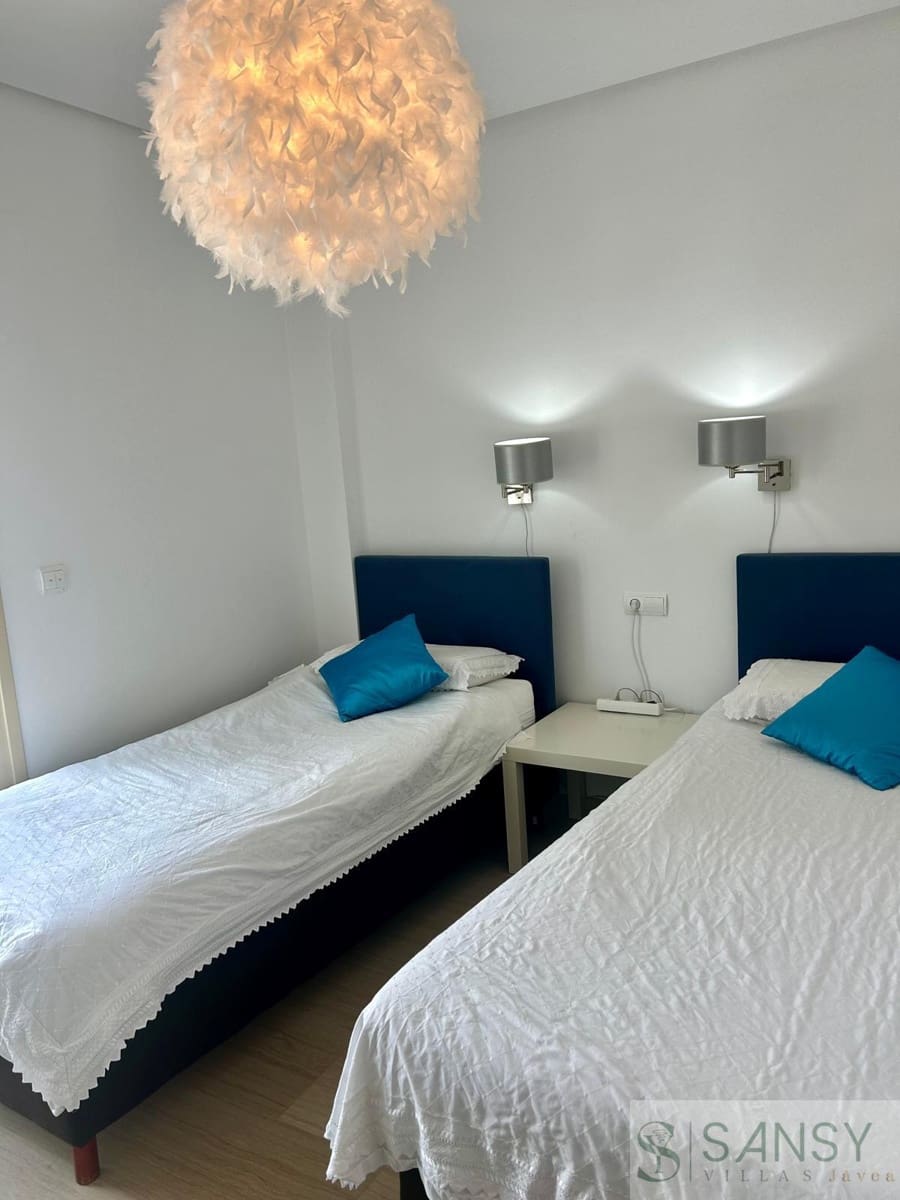 2 bedroom Apartment for rent in Arenal with pool garage - € 1,300 (Ref: 9891491)