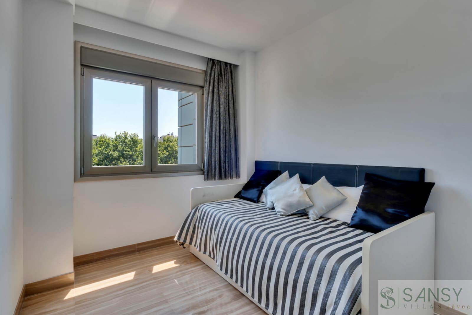 3 sovrum Lägenhet till salu i Arenal med pool garage - 997 000 € (Ref: 9961795)