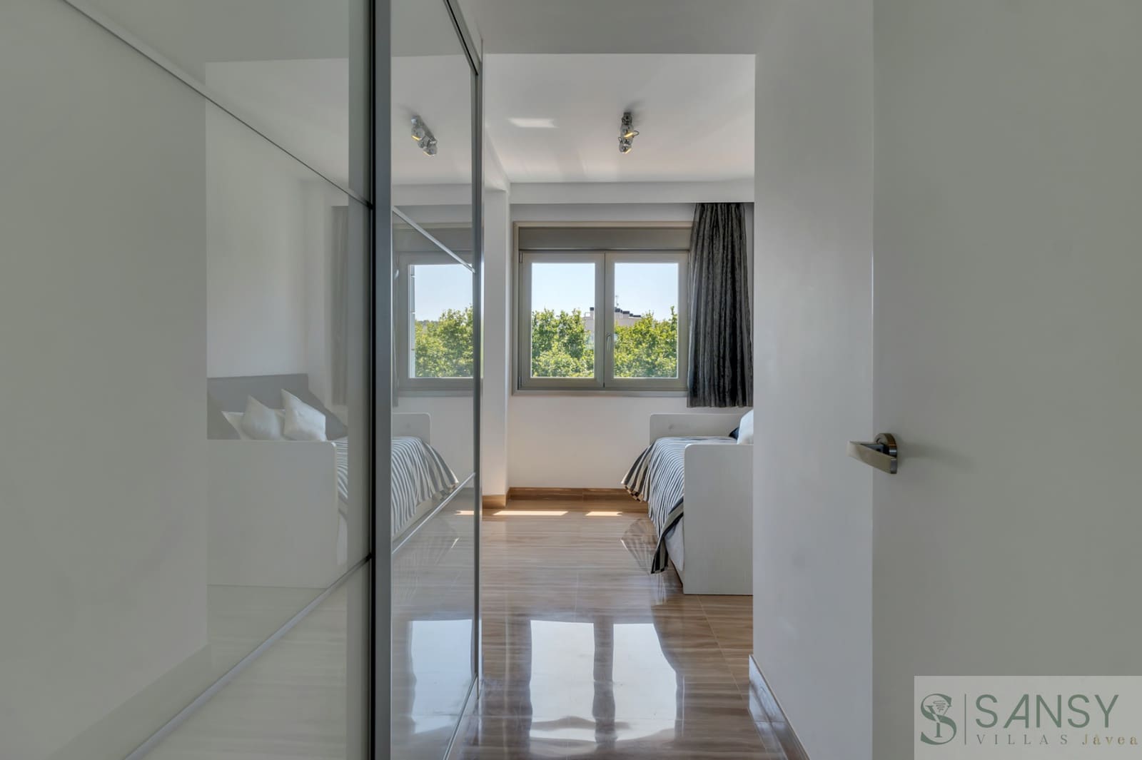 3 sovrum Lägenhet till salu i Arenal med pool garage - 997 000 € (Ref: 9961795)