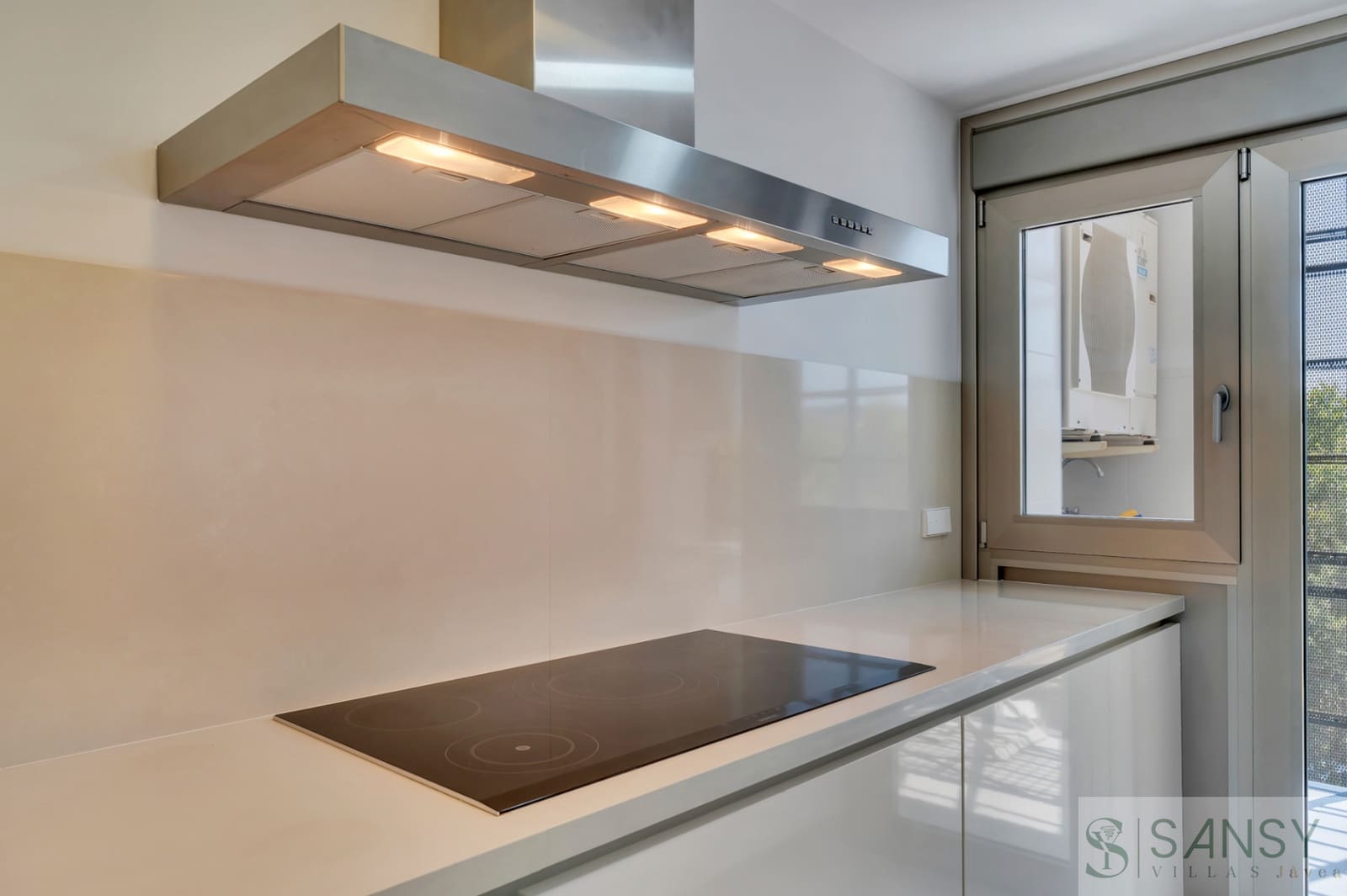 3 sovrum Lägenhet till salu i Arenal med pool garage - 997 000 € (Ref: 9961795)
