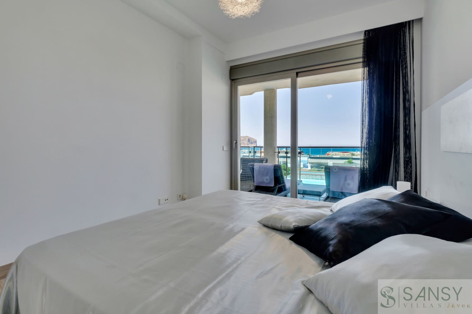3 sovrum Lägenhet till salu i Arenal med pool garage - 997 000 € (Ref: 9961795)