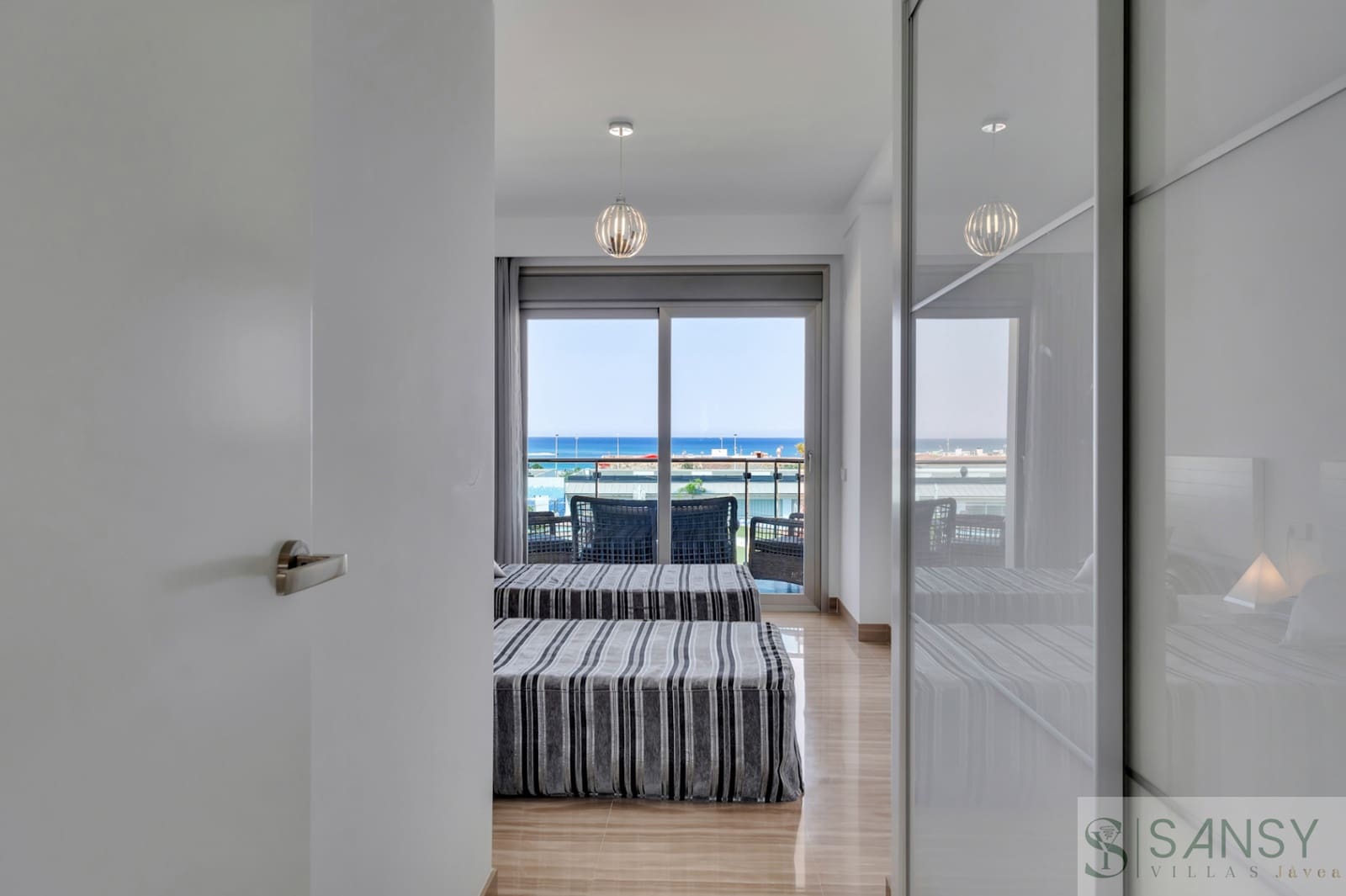 3 sovrum Lägenhet till salu i Arenal med pool garage - 997 000 € (Ref: 9961795)