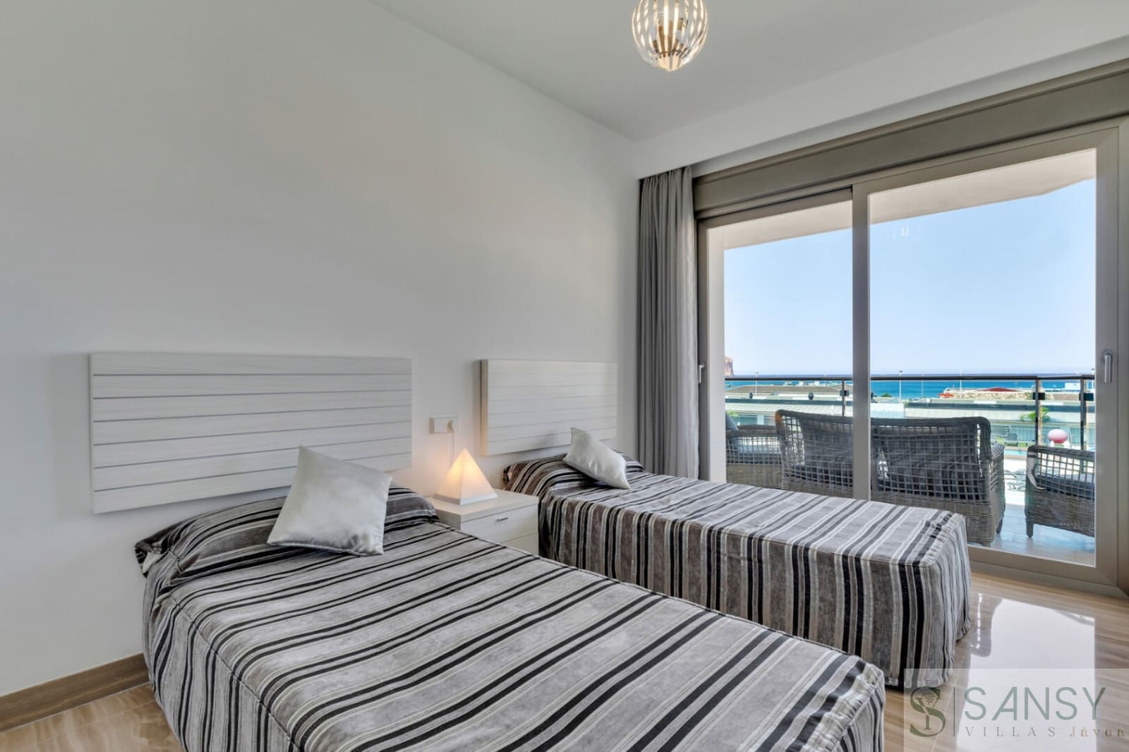 3 sovrum Lägenhet till salu i Arenal med pool garage - 997 000 € (Ref: 9961795)