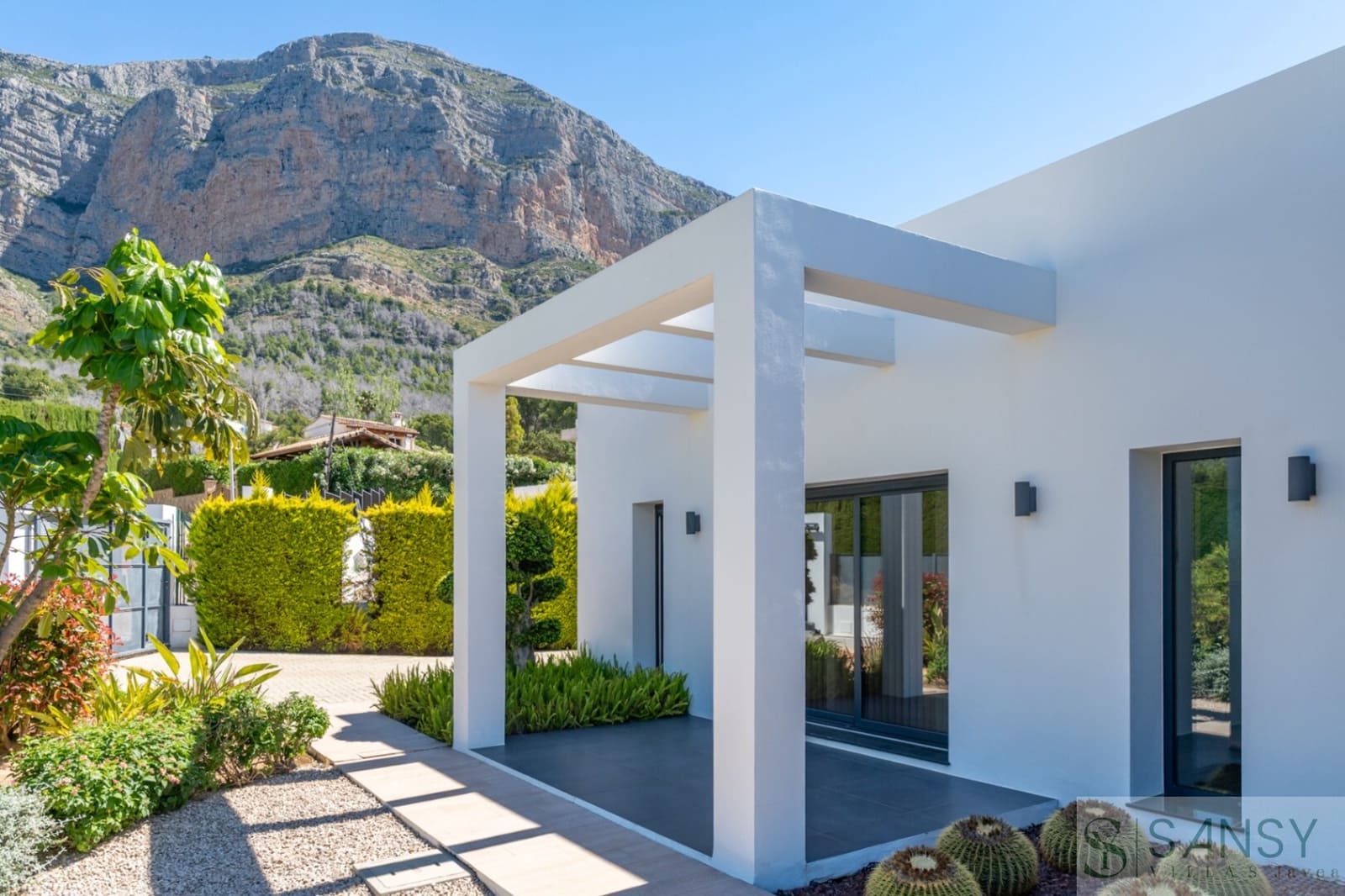 4 sypialnia Willa na sprzedaż w Javea / Xabia z basenem garażem - 1 870 000 € (Ref: 9961800)