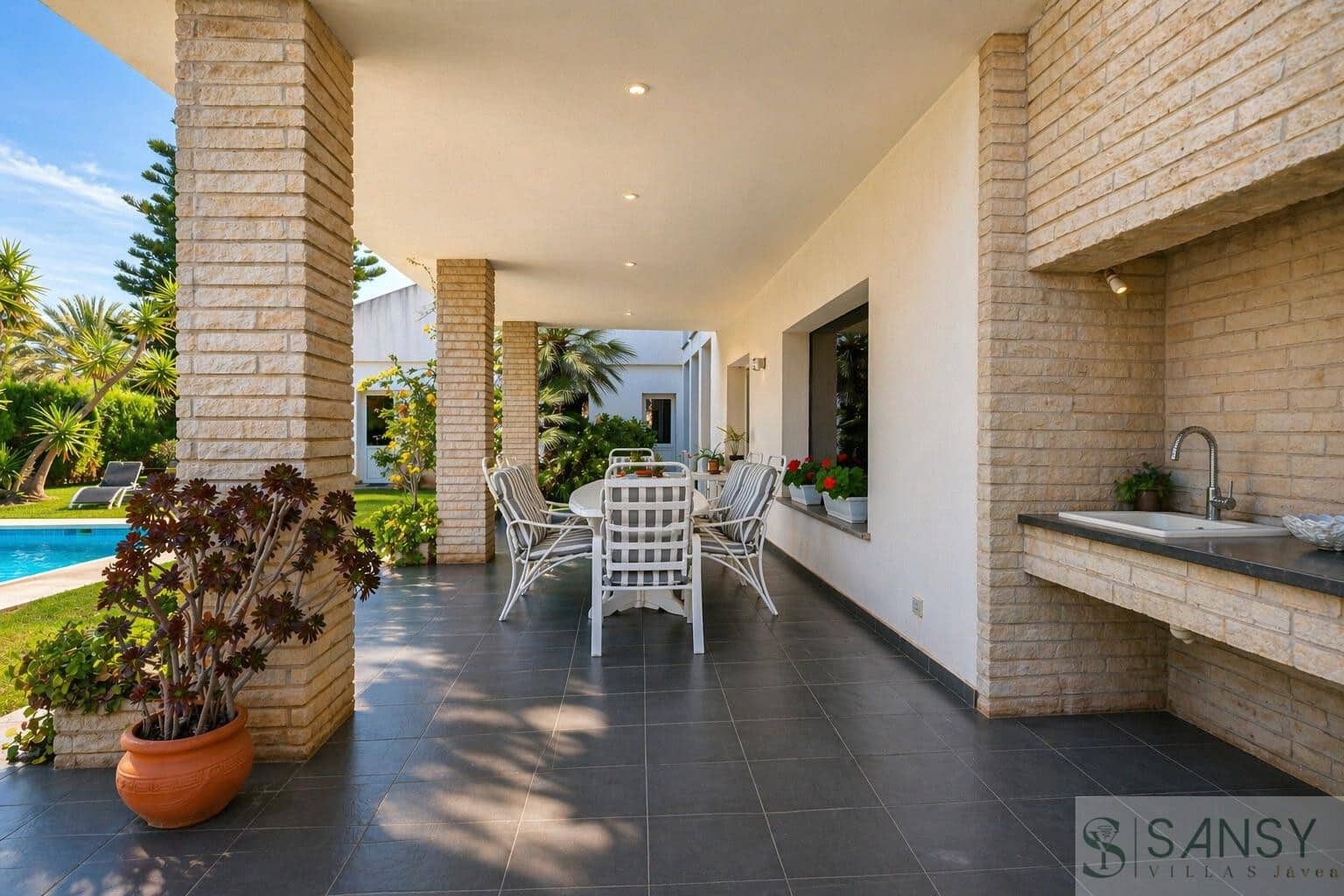 4 soverom Villa til salgs i Denia med svømmebasseng garasje - € 1 190 000 (Ref: 9961802)