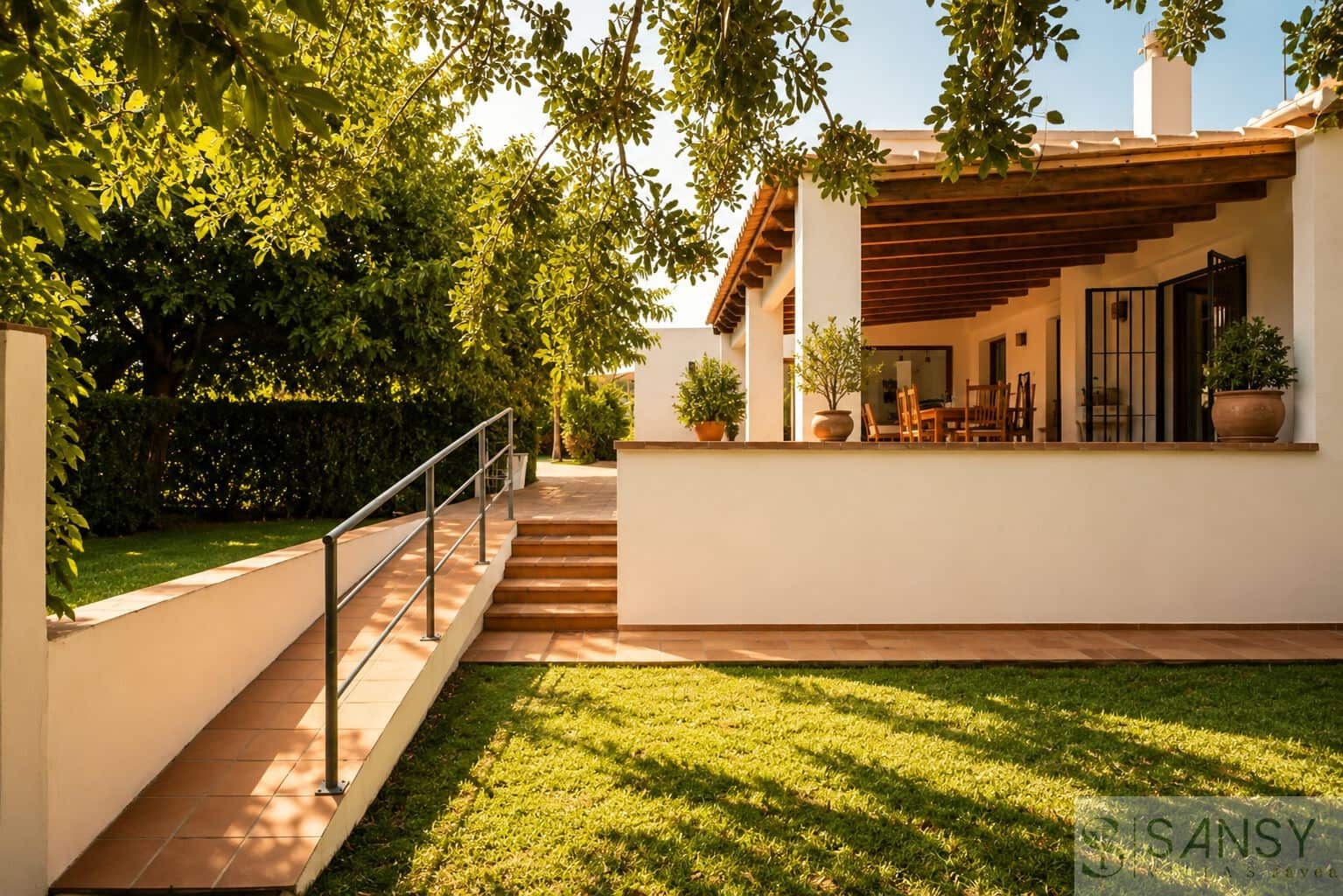 5 sovrum Villa till salu i Pamis med pool garage - 1 400 000 € (Ref: 9961804)
