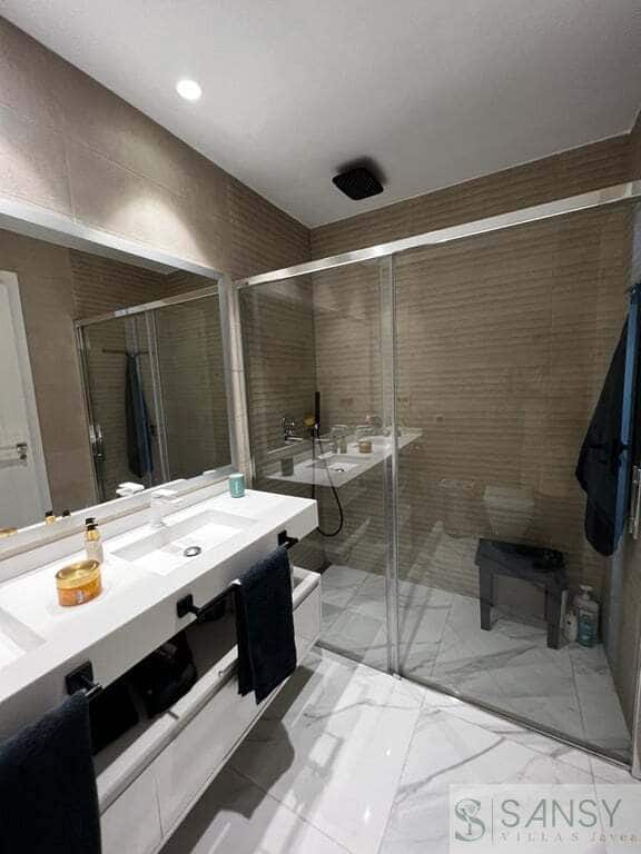 Apartamento de 2 habitaciones en Benidorm en venta con piscina garaje - 710.000 € (Ref: 9972452)