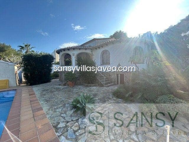 2 makuuhuone Huvila vuokrattavana paikassa Javea / Xabia mukana 
autotalli - 1 700 € (Ref: 9986218)