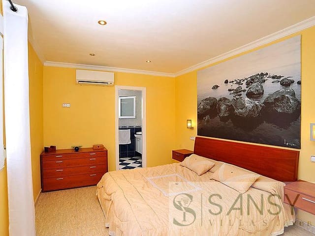 Chalet de 3 habitaciones en Centro ciudad, Javea / Xàbia en venta con piscina garaje - 795.000 € (Ref: 9990053)