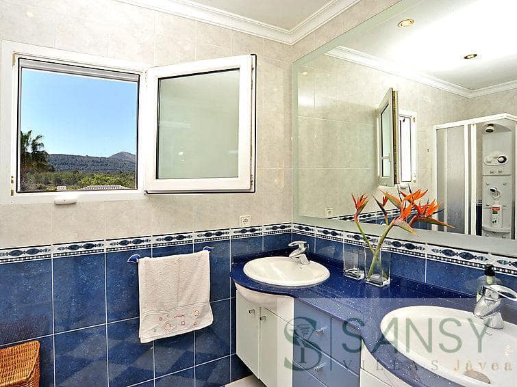 3 soverom Villa til salgs i Javea / Xabia med svømmebasseng garasje - € 795 000 (Ref: 9990053)