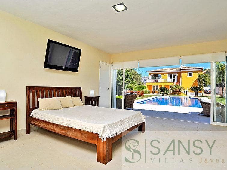 3 soverom Villa til salgs i Javea / Xabia med svømmebasseng garasje - € 795 000 (Ref: 9990053)