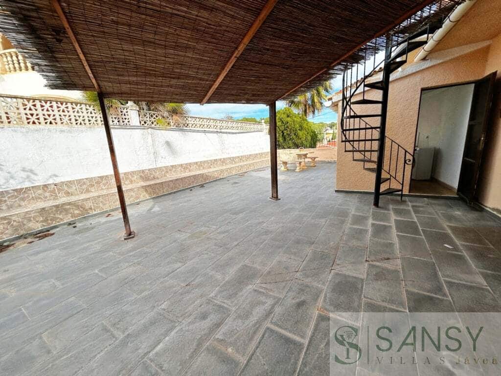 3 bedroom Villa for sale in L'Atzuvia with pool garage - € 745,000 (Ref: 9990055)