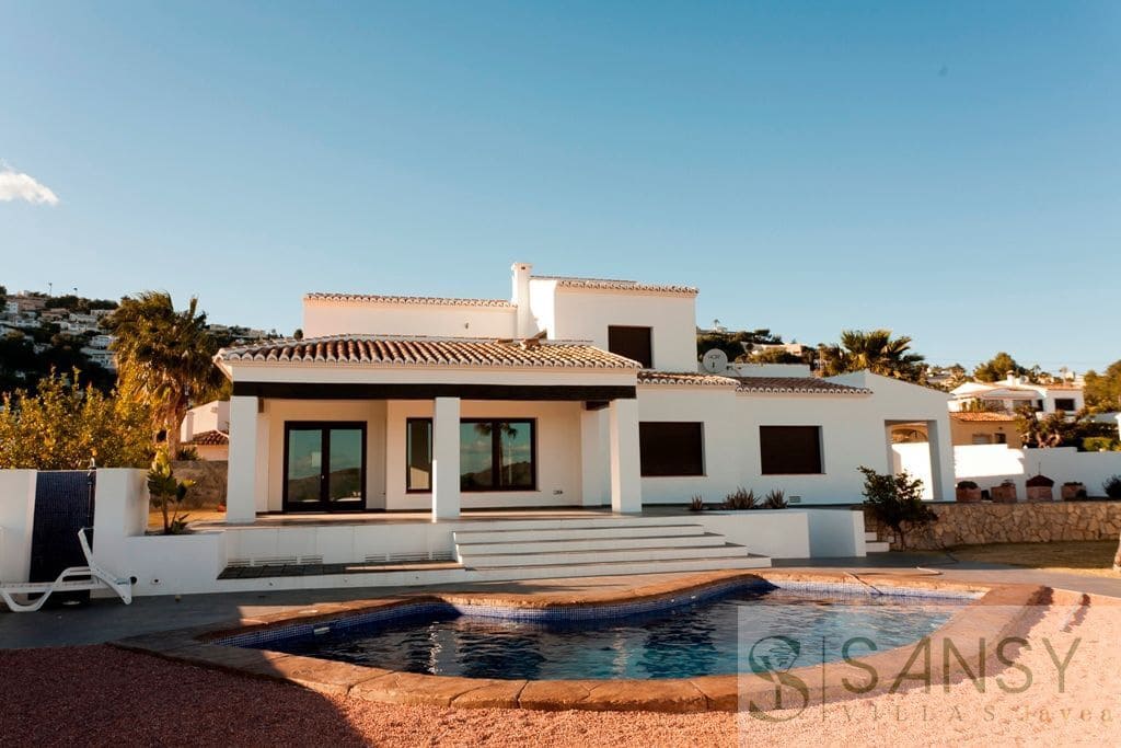 4 soveværelse Villa til salg i Moraira med swimmingpool garage - € 1.440.000 (Ref: 9990058)