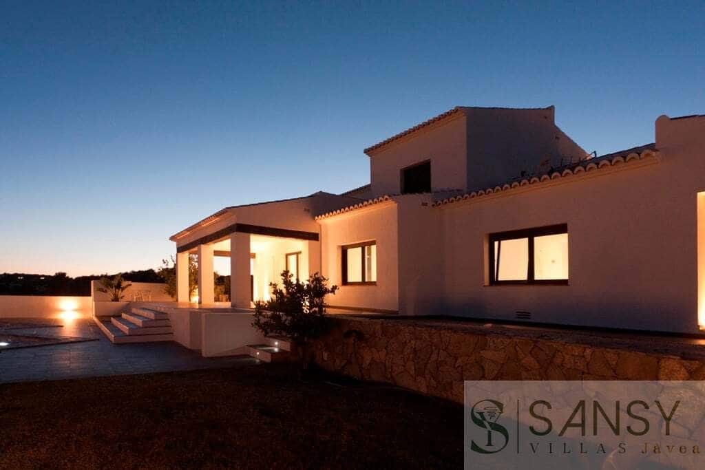 4 soveværelse Villa til salg i Moraira med swimmingpool garage - € 1.440.000 (Ref: 9990058)